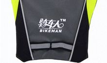 王鼎钧：住在衣服里