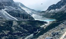 与艰难工作为伍，才能看到最美风景