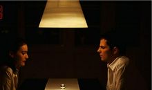 经典语录：一个人固然寂寞，两个人孤灯下无言相对却可以更寂寞