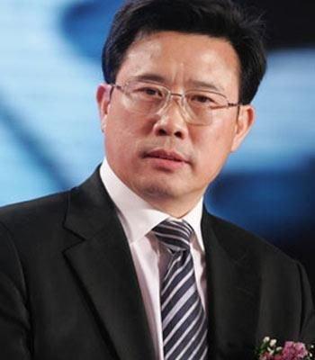 曹Man与首富:揭示梁文根创造财富的神话