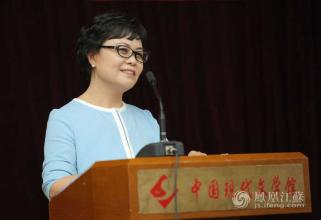 铁宁：小郑在大楼里