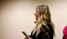 一想到父母期待的眼神，我们只有忍气吞声