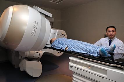 李嘉诚:逆境与挑战可以激发生活的力量