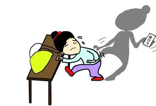 小偷大喊着要抓住小偷