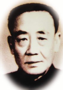 李建武:雨中登上泰山