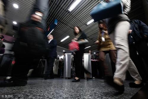 年轻人应该遭受更多痛苦并走更多弯路吗？