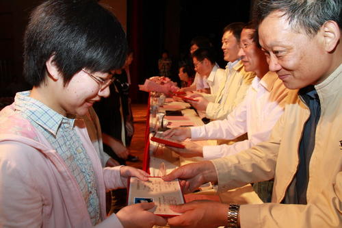 付连和为2010年级三年级学生