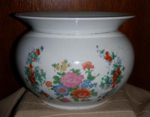 老舍：牛大师的痰盂