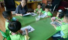 王芳：在念大学娶幼儿园的年代，很幸运能嫁给同龄的你