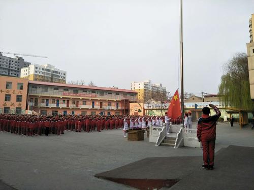 三月国旗演讲：关心生命，安全第一