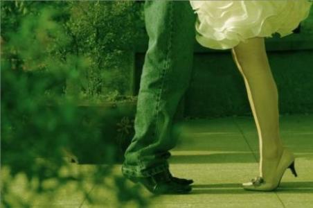 席慕容：声音优美