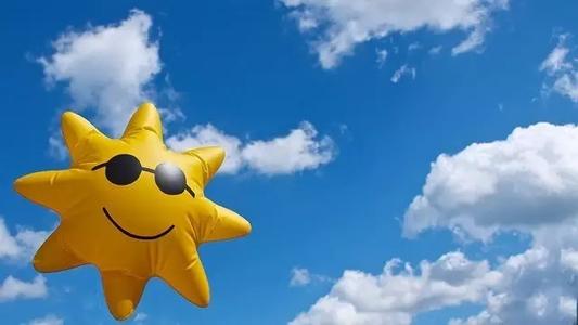 要打败对手，首先要微笑