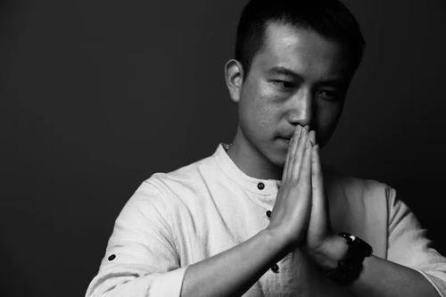 您的坚持不容小under