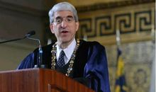 耶鲁校长2018年毕业演讲，别被狭窄的朋友圈所定义