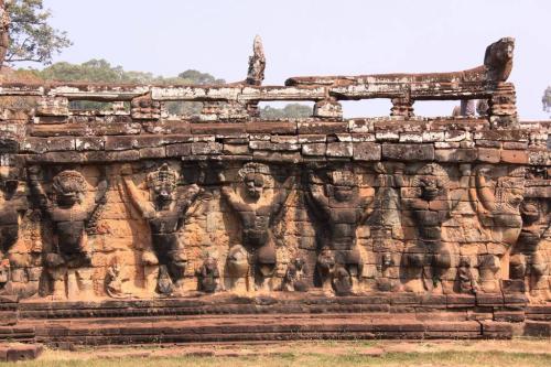 何敬明:竹枝诗·十二峰头秋草荒
