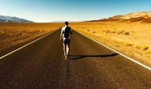 没有谁不可替代，厉害的人都在拼命奔跑