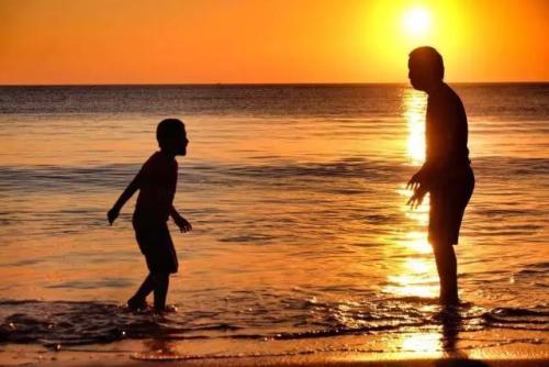 描述孩子快乐的句子