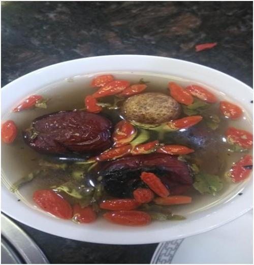 小安妮：身体与灵魂之间的距离