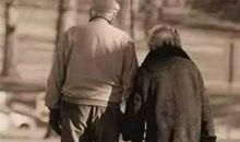 时光你慢些走，等等我那老父亲