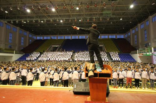 鼓舞人心的演讲:震惊年轻学生的演讲(2)