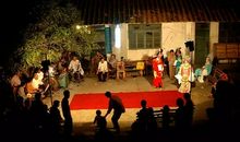 周作人：村里的戏班子