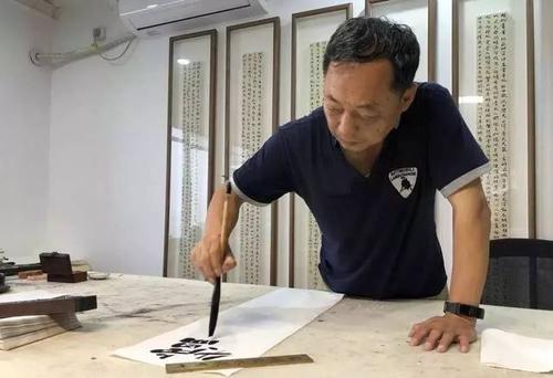 王义孙：梅屋·新月