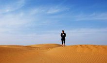 海子：为什么你不生活在沙漠上