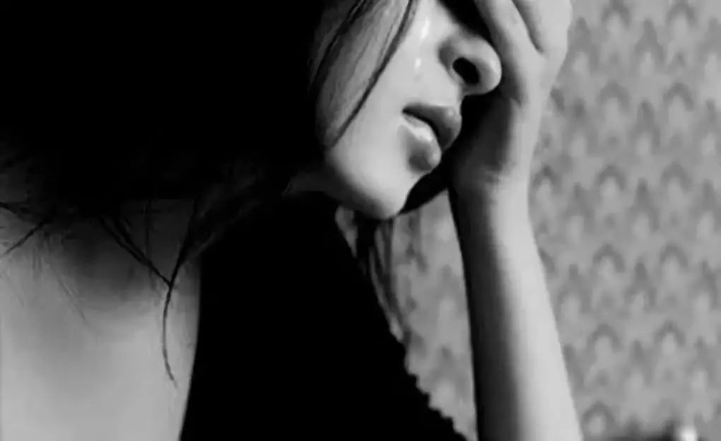 丈夫出轨，谈论短语。被丈夫出卖后如何发布到瞬间