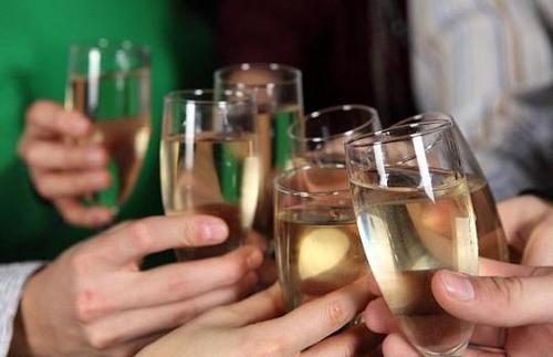 饭后,你会赤身裸体