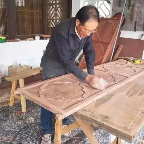 看完老木匠的故事