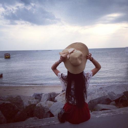 饮食，娱乐，勤奋和勇敢，拥挤，走路时热爱