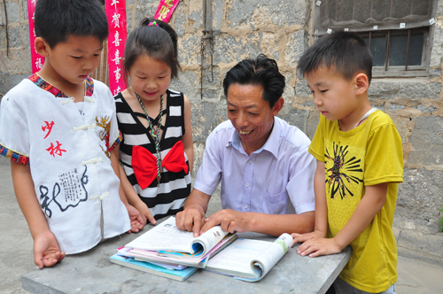 看完张进文的事迹