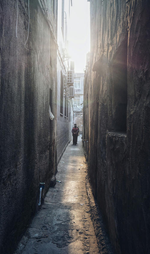 偷什么时间永远是鼻子下面看不见的珍贵