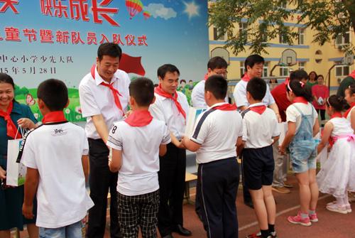 少先队参加仪式的组成