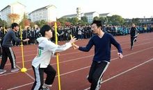 迎面接力赛作文