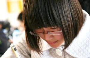 给自己一个拥抱的构图