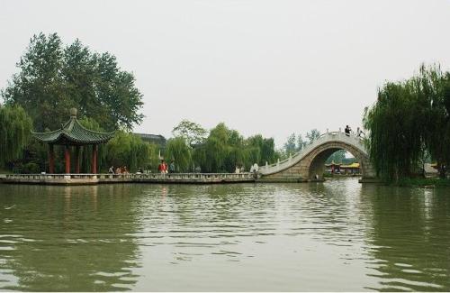 苗条的西湖导游词