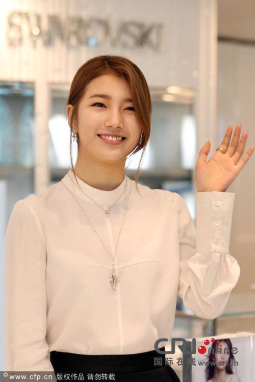 面带微笑面对生活