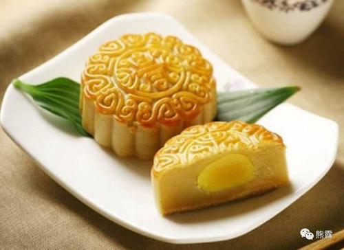 品尝月饼并欣赏月亮的成分