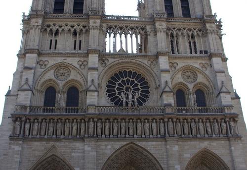 关于阅读《巴黎圣母院》的思考