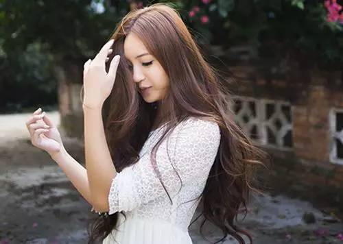 我对你有礼貌，因为我内心有距离