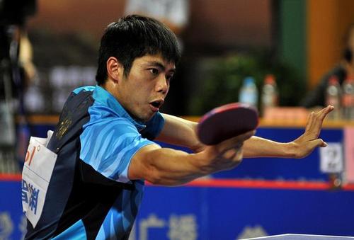 工作场所新移民的诅咒：心脏比天空高，生活比纸薄