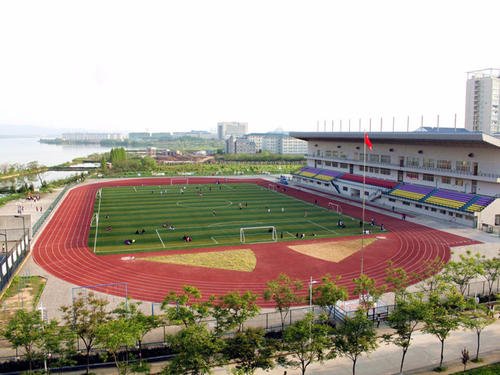 校园一角的操场