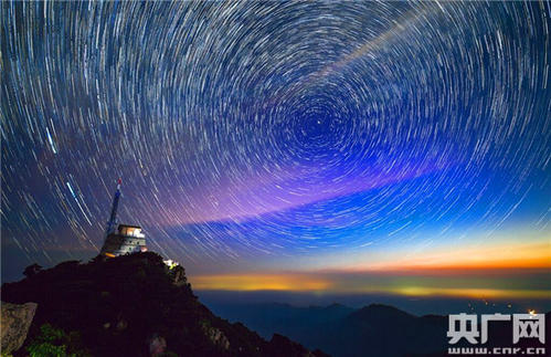 让我们来谈谈吴s的演讲：仰望星空，为未来打造梦想