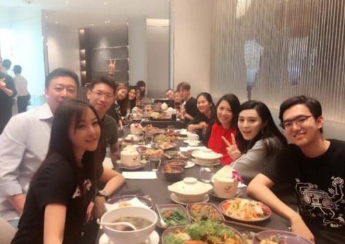 同事共进晚餐的快乐句子