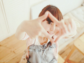 阳光女孩是快乐的一句话女孩是快乐的一句话