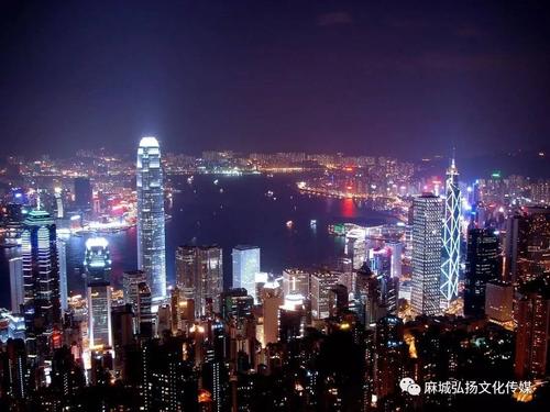 一个在城市中挣扎的人的悲伤的句子2