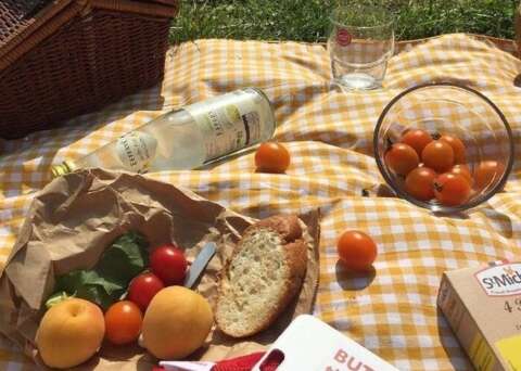 十月对我好一点