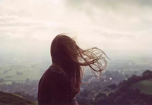 伤心的谈话让人感到难过