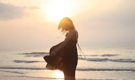 爱情语录讲述破碎的爱情，感动心灵的弱点，献给那些为爱情而苦苦挣扎的人1